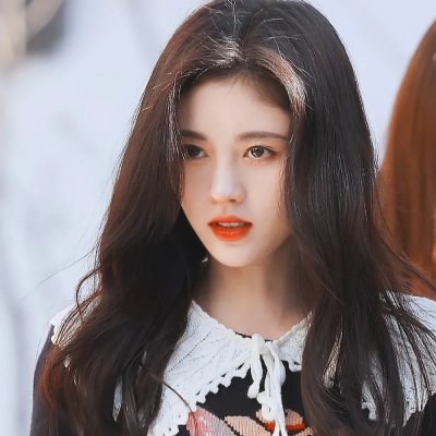 在她身边